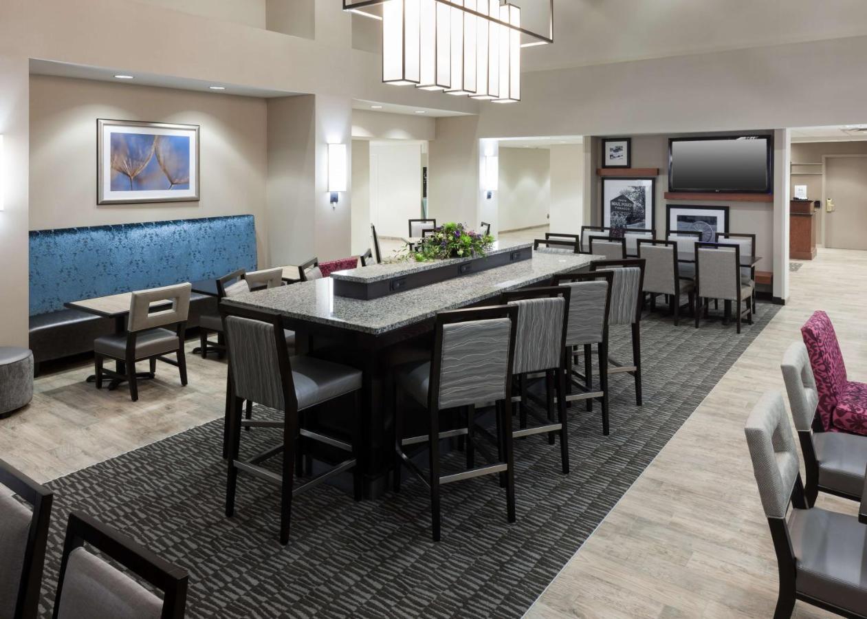 Hampton Inn & Suites Davenport Exterior photo