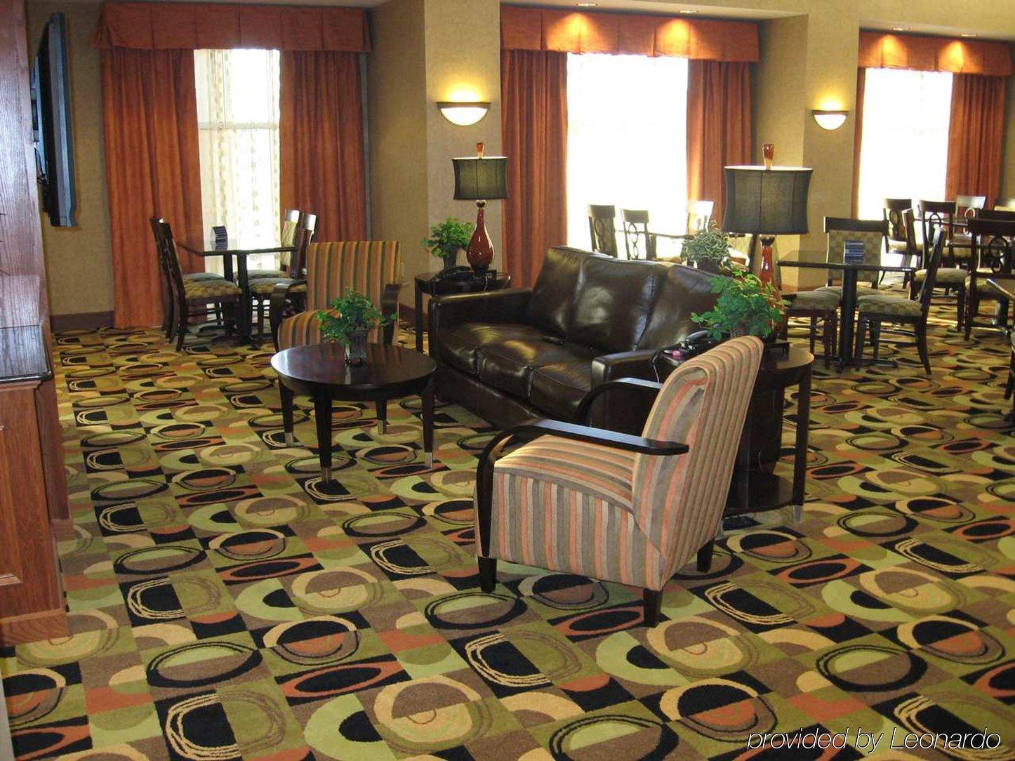 Hampton Inn & Suites Davenport Restaurant photo